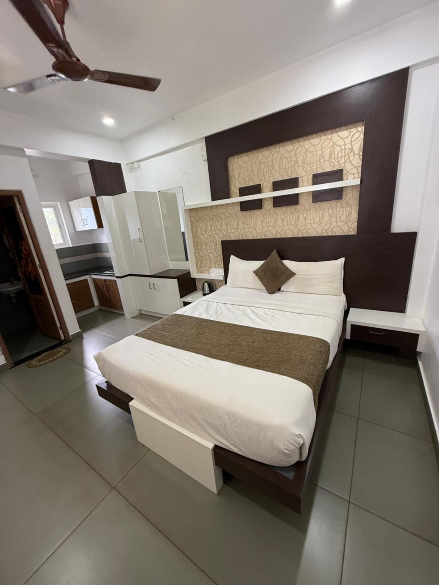 Hotel Honey Rock Kanthalloor Exterior foto